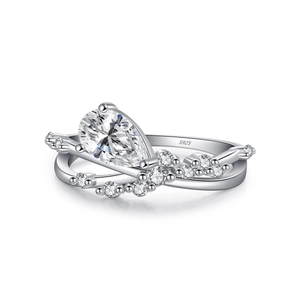 Luxurious S925 sterling silver ring set featuring a large pear-cut sparkling crystal