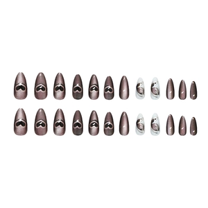 24 faux ongles press on nails 3D œil de chat avec motifs cœur et forme stiletto