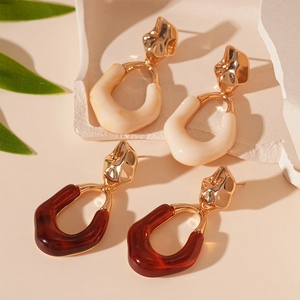 Unregelmäßige Geometrische Hängeohrringe Mit Silberstecker Legierung Harz Vintage Französischer Stil Damen Schmuck