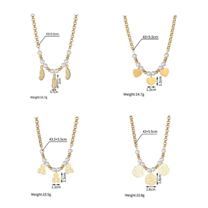 Spécifications détaillées des colliers de perles avec breloques cœur et ours en or