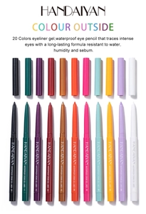 Detail van 12 verschillende kleuren waterbestendige eyeliner potloden op witte basis