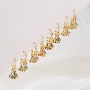 Pendientes De Aro Huggie De Cobre Chapados En Oro De 18K Con Circonita Cúbica Dijes De Hojas En Capas Joyas Elegantes