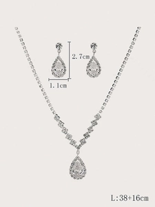 Silver pear-cut zircon pendant necklace and earrings set with size measurements