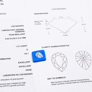 Makro-Detail eines 1,51 ct birnenförmigen Labordiamanten auf offiziellem IGI-Bericht