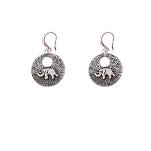 Boucles d'oreilles vintage en argent oxydé avec éléphant et motifs ethniques géométriques
