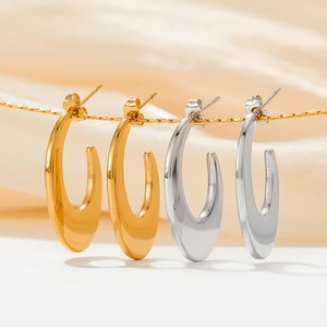 Minimalist C-shaped geometric oval earrings in gold and silver stainless steel