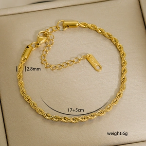 Detail of 2.8mm gold-plated stainless steel rope chain anklet with secure lobster clasp
