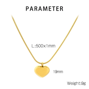 Vue détaillée du collier pendentif coeur doré avec spécifications de taille et poids