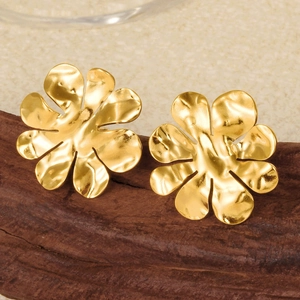 Minimalist 304 stainless steel flower stud earrings with 18k gold plating on wood surface