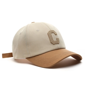 Retro baseball cap in beige and brown canvas with embroidered C letter patch