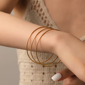 Minimalistischer Edelstahl Armreif 18K Vergoldet Mehrlagig Schlichter Dünner Ring Modischer Schmuck Für Frauen
