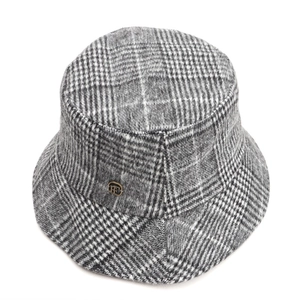 Classic vintage plaid woolen bucket hat for women featuring a stylish metal logo