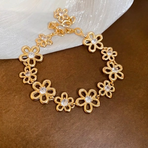 Hollow Flower Bracelet With Zircon Copper Metal Elegant Fashion Jewelry For Women Adjustable Extension Chain