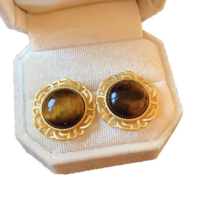 Boucles d'oreilles rétro léopard en acrylique avec cadre en métal doré évidé