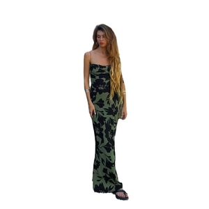Deep green floral backless maxi dress with slim fit for elegant summer vacations