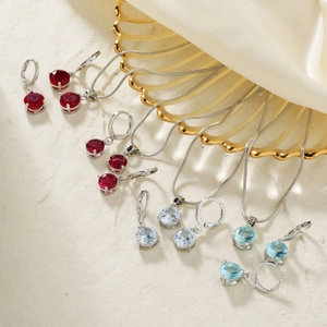 Bijoux De Mode Pour Femmes Cuivre Rond Zircon Cubique Pendentif Collier Et Boucles D'oreilles Style De Luxe Élégant