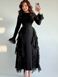 Vestito Maxi Patchwork Con Volant Maniche Lunghe A Campana Vestibilità Aderente Poliestere Elastan Elegante Sexy Donna