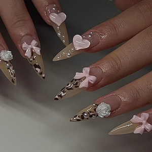 3D Nägel Zum Aufpressen Rosa Schleife Herz Leopardenmuster Mandel Stiletto Künstliche Nägel Künstliche Perle Rose Süßer Stil Damen