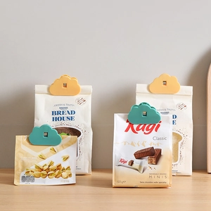 Cloud-shaped food bag sealing clips in yellow and green for kitchen snack freshness
