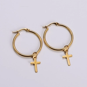 Créoles classiques en acier inoxydable plaqué or 18k avec d'élégants pendentifs croix