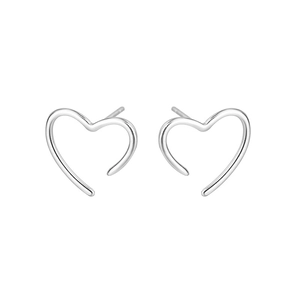 Orecchini a lobo a cuore in argento S925 dal design minimalista traforato su fondo bianco
