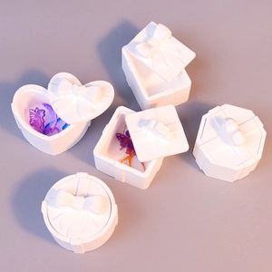 Five-piece DIY silicone resin mold set for Christmas gift boxes in heart and square shapes