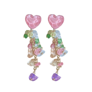 Boucles d'oreilles cœur rose avec pampilles en cristal et perles colorées pour femme