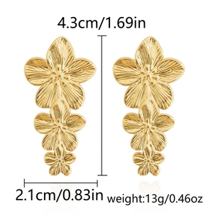 Detailed dimensions of 18K gold ginkgo leaf earrings with 4.3cm length and 13g weight