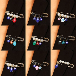 Lot de broches main de Fatma et œil protecteur avec pendentifs colorés et perles