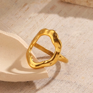 Irregular geometric hollow ring in 18K gold-plated stainless steel with textured finish