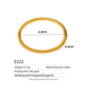 Macro shot of 18K gold plated stainless steel bead bracelet with Z222 model size details