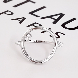 Minimalistischer S925 Sterlingsilber Ring mit geometrischem Design und Zirkonia
