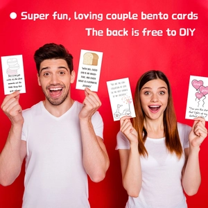 Cartes bento pour couples avec messages inspirants en anglais sur fond rouge éclatant