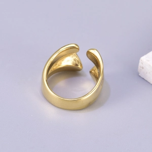 Minimalist gold-plated irregular open ring with a unique geometric design for women
