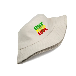 Bob classique beige avec imprimé ONE LOVE et icône de lion colorée pour la protection solaire