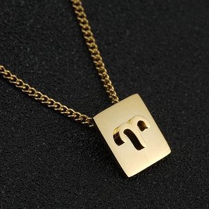 Collana segno zodiacale Ariete in acciaio inossidabile placcato oro 18K con ciondolo