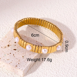 Bracciale elastico in acciaio inossidabile con perle d'acqua dolce e placcatura in oro