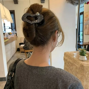 Molletta Per Capelli A Cuore Cavo Con Strass In Acrilico E Perla Artificial Finta Fermaglio A Becco D'Anatra Elegante Donna