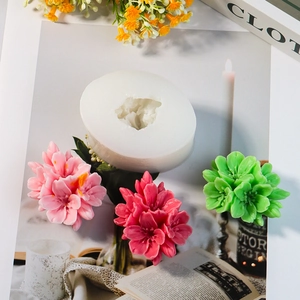 Détail du moule en silicone avec textures de bourgeons de cerisier pour résine et bougies