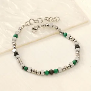 Bracciale di perline in turchese e pietra lavica con dettagli in acciaio inossidabile
