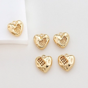 Heart Shape Pendants Copper Gold Plated Color Preserving Hollow Grid Dot Texture DIY Jewelry Making Accessories Bracelet