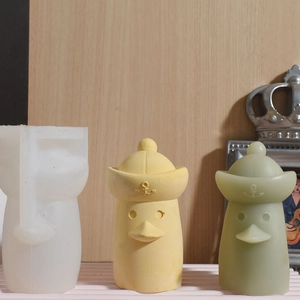 Silikonformen für Piraten-Vogel-Kerzen und Moai-Statuen mit fertigen Wachsmustern