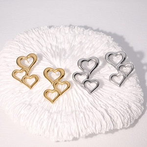 Minimalist Triple Linked Hollow Heart Earrings Stainless Steel Studs Elegant Jewelry For Women Fashion Accessory