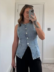 Women's light blue sleeveless denim vest with single-breasted buttons and slim waist design