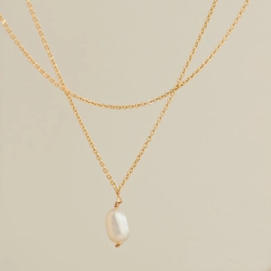 Elegant double-layered 18k gold plated stainless steel necklace with white freshwater pearl