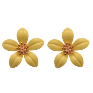Fresh yellow floral stud earrings with golden pistils in a minimalist summer style