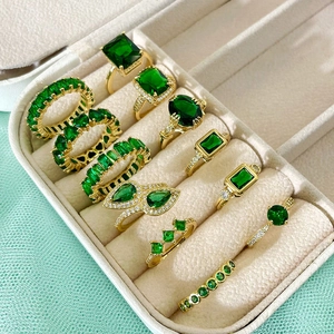 Bagues En Cuivre Plaqué Or 18K Géométriques Avec Zircon Vert Taille Émeraude Cœur Carré Bijoux De Mode Pour Femmes