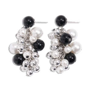 Geometric beaded drop earrings with black and white pearls on silver chain links