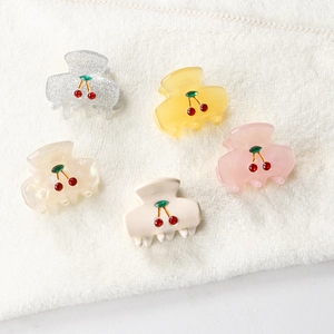 Lot de 5 mini pinces à cheveux cerise aux tons pastels avec paillettes et brillant