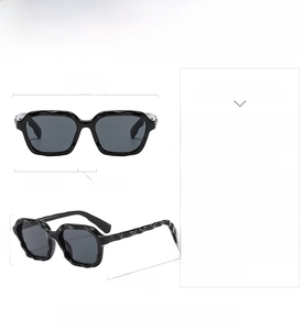 Detailed size chart for retro square sunglasses showing dimensions of frame and temples